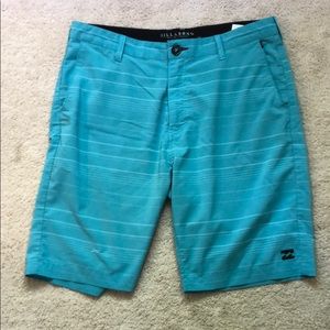 Men’s Billabong Board Short (Size 33)